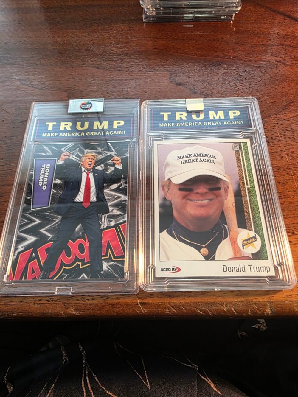 2PC DONALD TRUMP COLLECTORS CARDS SLABBED